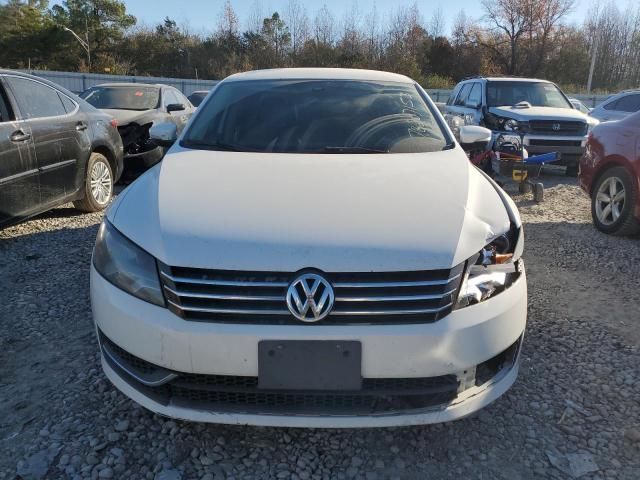 2013 Volkswagen Passat SE