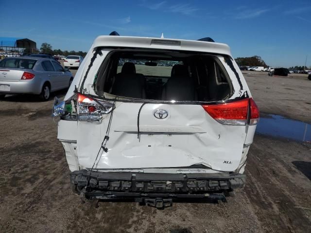 2011 Toyota Sienna XLE