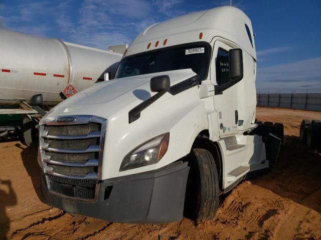 2019 Freightliner Cascadia 126