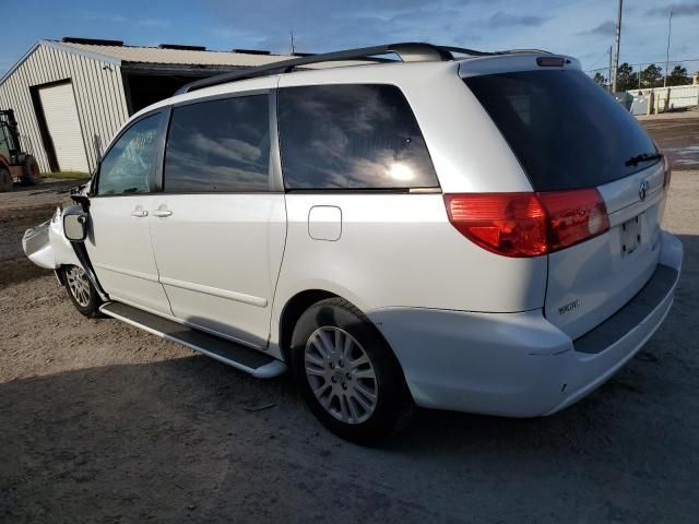 2010 Toyota Sienna XLE