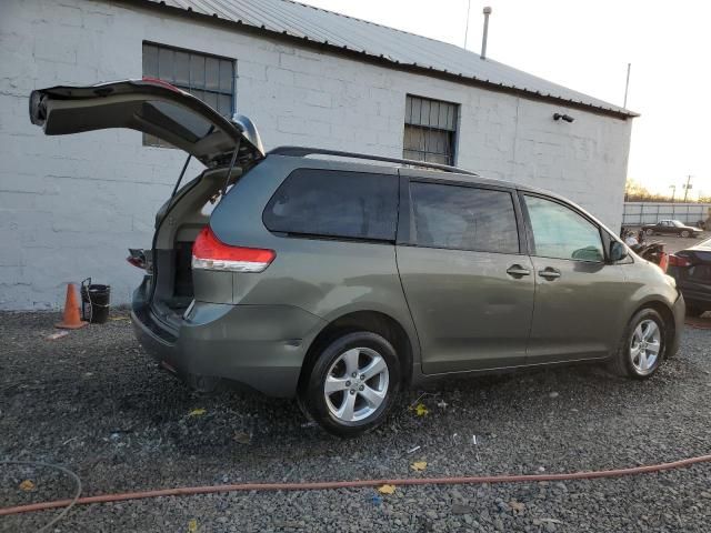 2011 Toyota Sienna LE