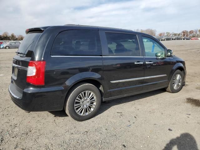 2013 Chrysler Town & Country Touring L