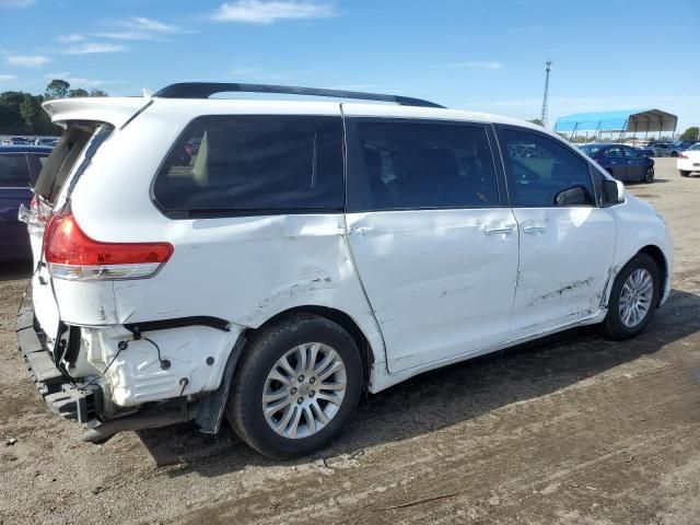 2011 Toyota Sienna XLE