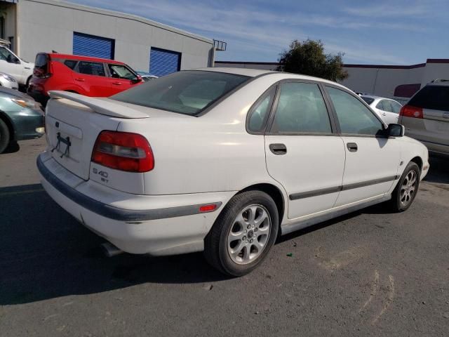 2000 Volvo S40