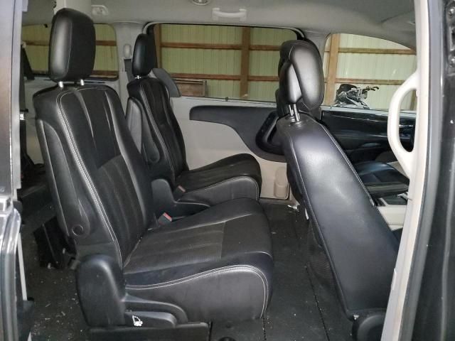 2011 Chrysler Town & Country Touring