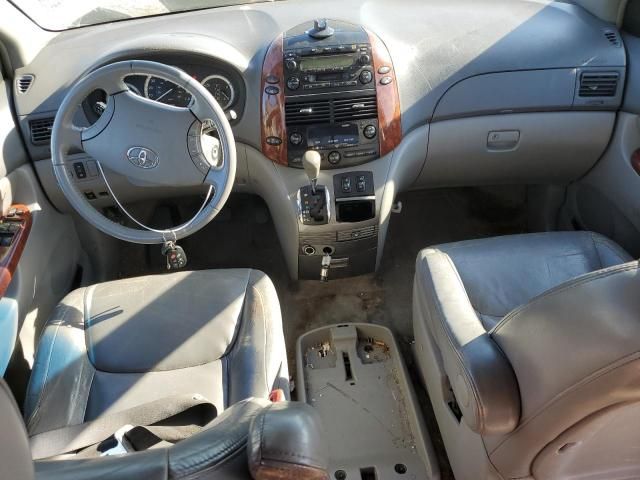 2005 Toyota Sienna XLE