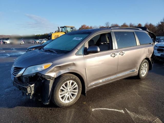 2016 Toyota Sienna XLE