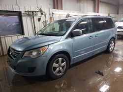Salvage cars for sale at Elgin, IL auction: 2009 Volkswagen Routan SE