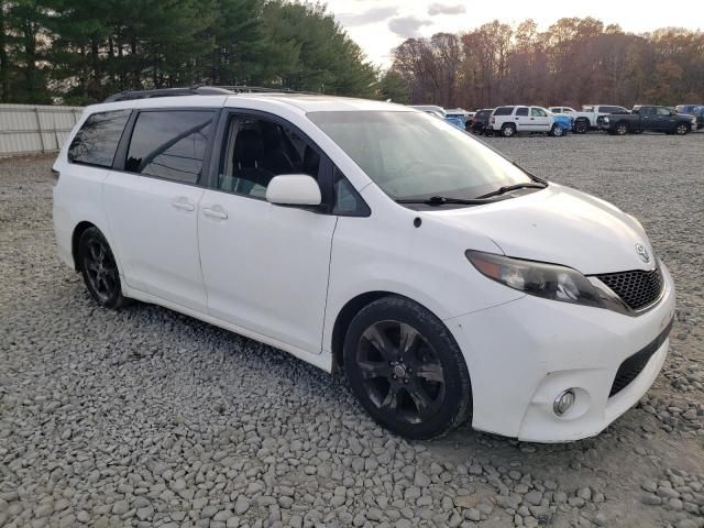 2011 Toyota Sienna Sport