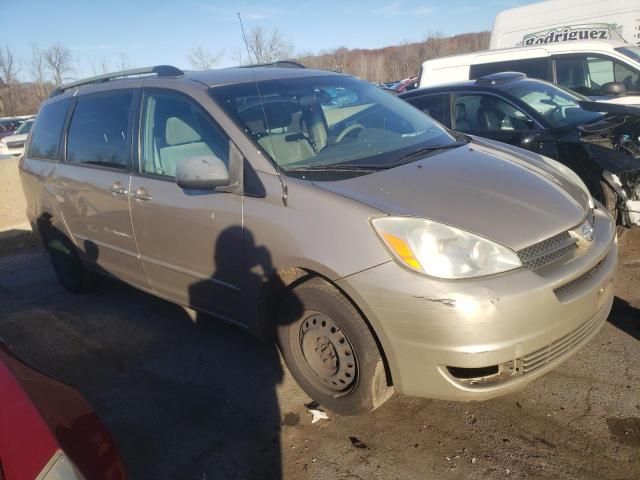 2004 Toyota Sienna CE