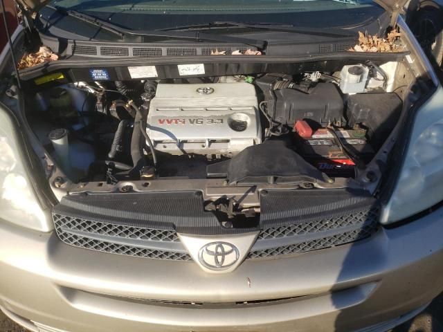 2004 Toyota Sienna CE