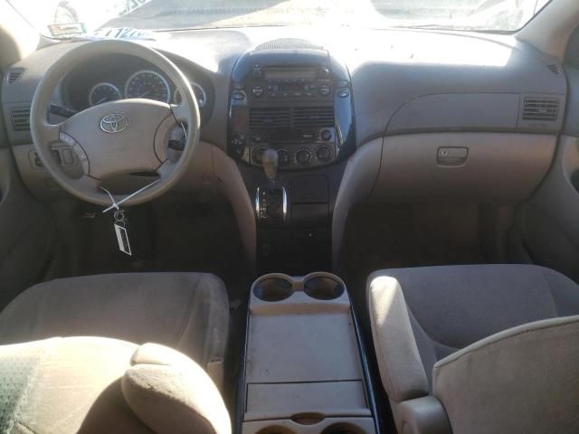 2004 Toyota Sienna CE