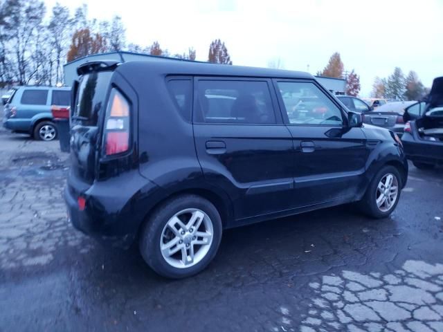 2010 KIA Soul +