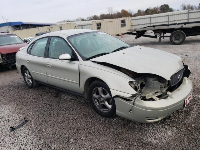 2004 Ford Taurus SE