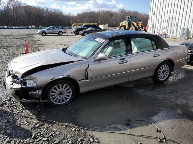 2003 Lincoln Town Car Signature