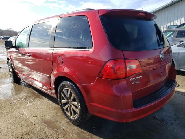 2012 Volkswagen Routan SE