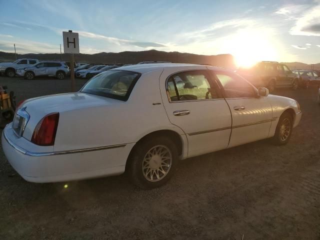 2000 Lincoln Town Car Signature