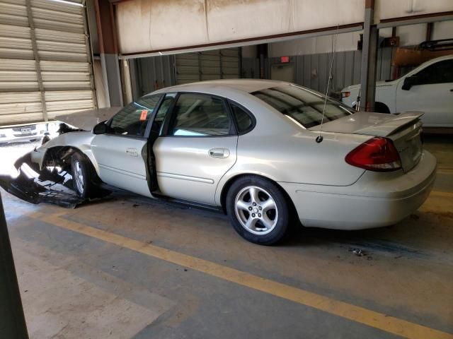 2004 Ford Taurus SE