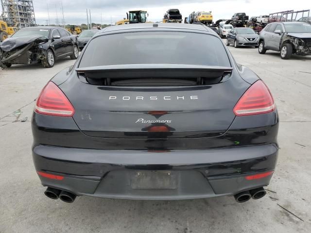 2016 Porsche Panamera 2