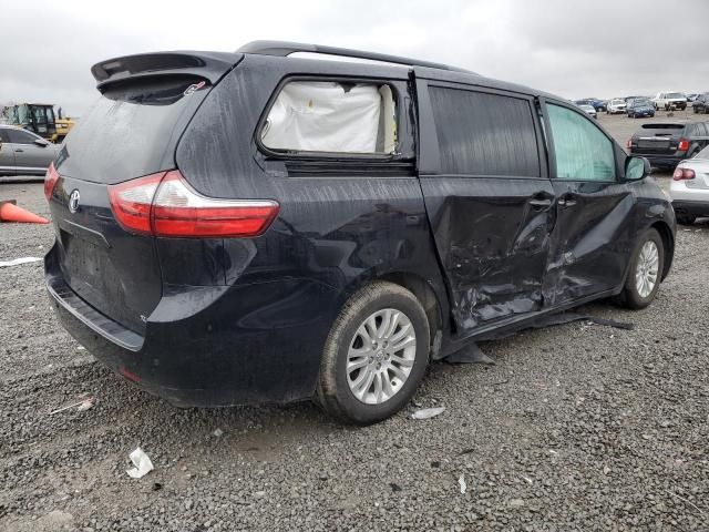 2017 Toyota Sienna XLE