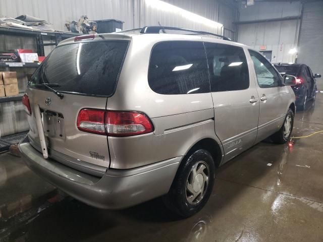 2003 Toyota Sienna LE