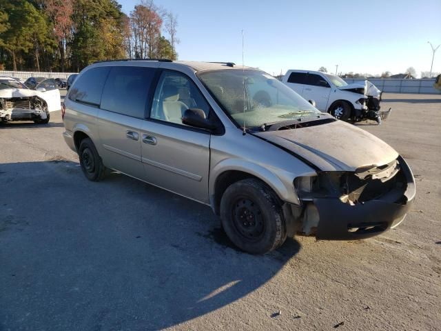 2005 Chrysler Town & Country LX