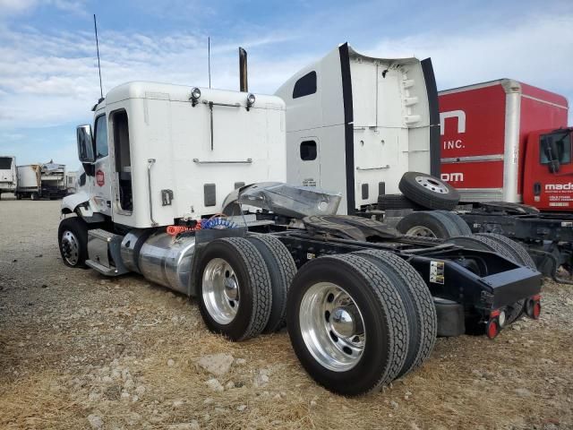 2017 Peterbilt 579