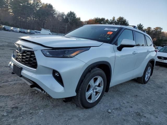 2022 Toyota Highlander L