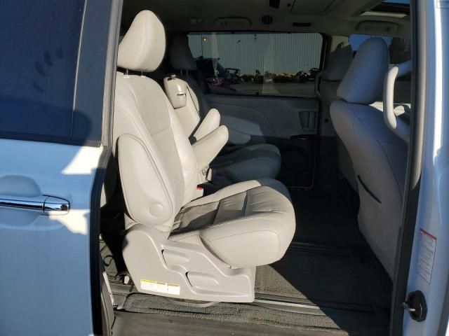 2017 Toyota Sienna XLE