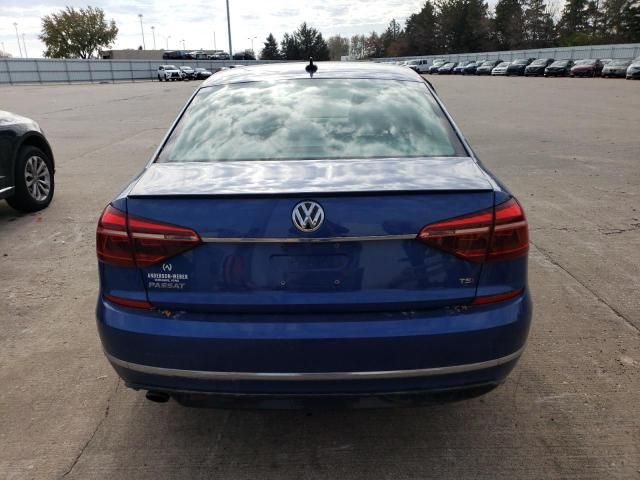 2017 Volkswagen Passat R-Line