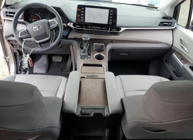 2022 Toyota Sienna XLE