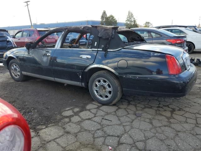 1999 Lincoln Town Car Signature