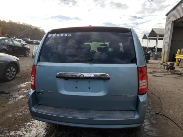 2009 Chrysler Town & Country LX