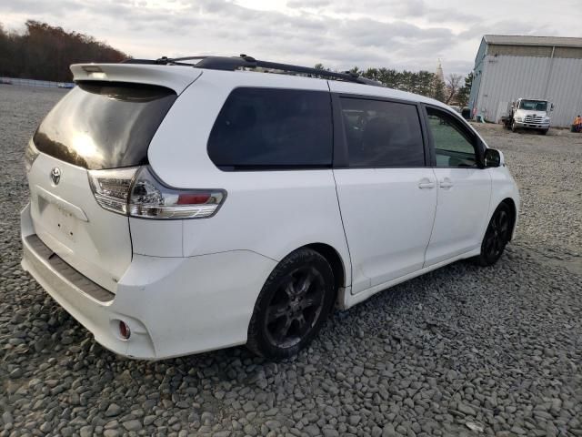 2011 Toyota Sienna Sport