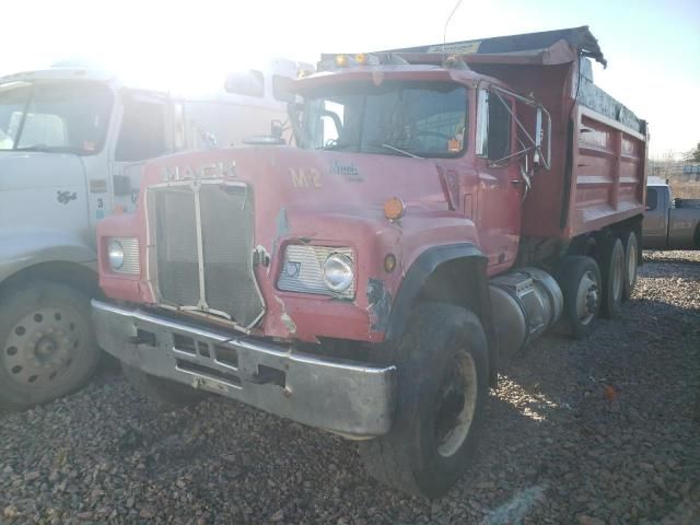 1987 Mack 600 R600