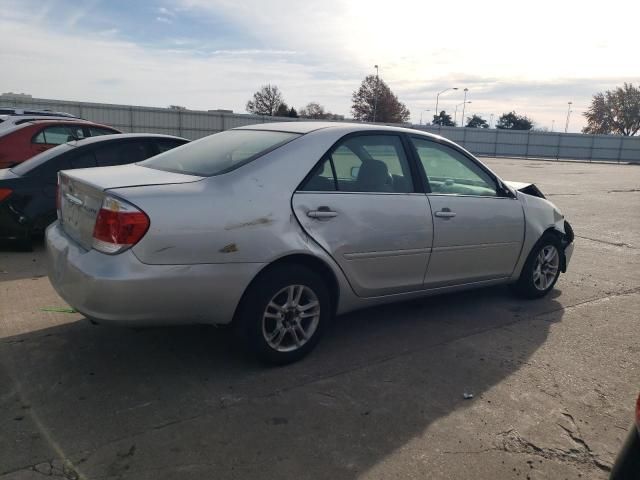 2005 Toyota Camry LE