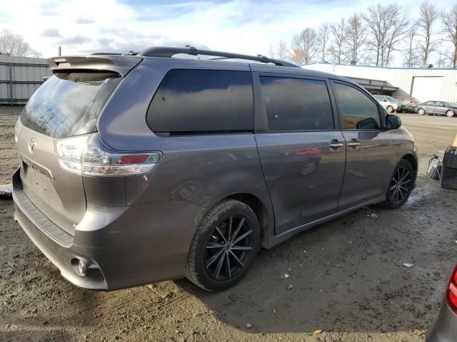 2016 Toyota Sienna SE