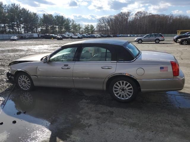 2003 Lincoln Town Car Signature