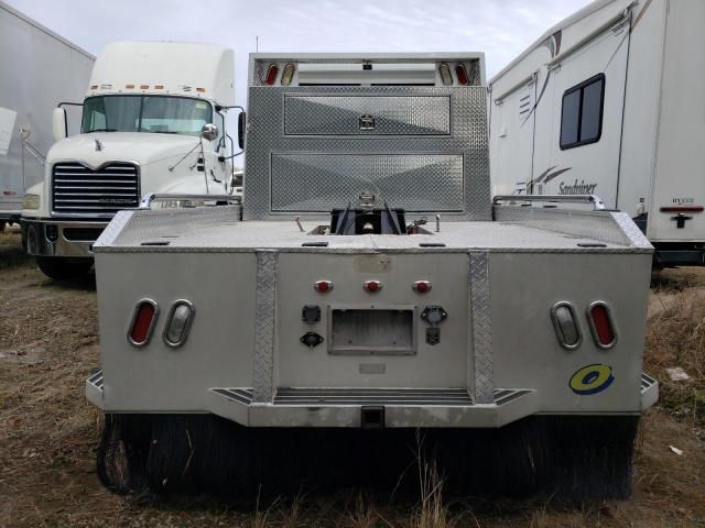 2003 Freightliner Sport Chassis