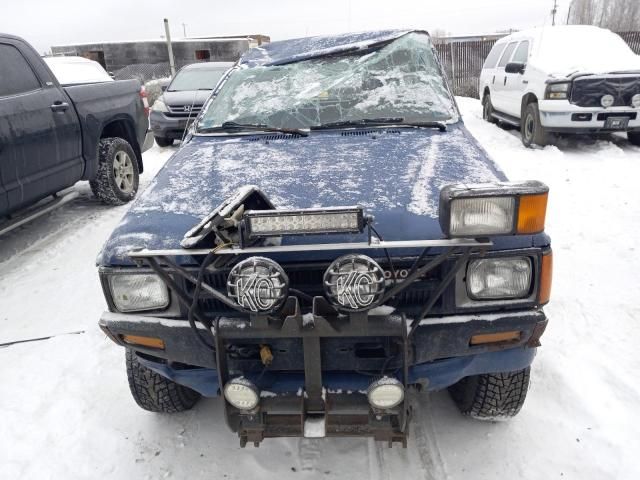 1985 Toyota Pickup Xtracab RN66 DLX