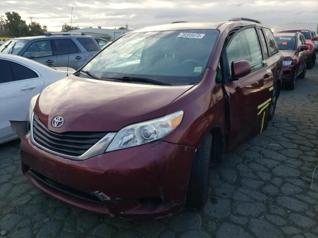 2014 Toyota Sienna LE