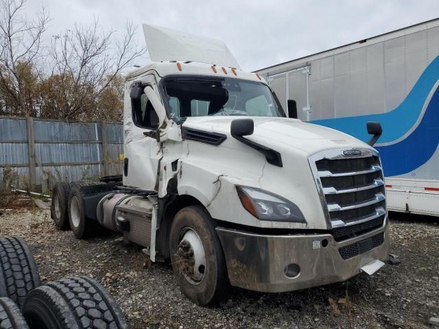 2022 Freightliner Cascadia 126