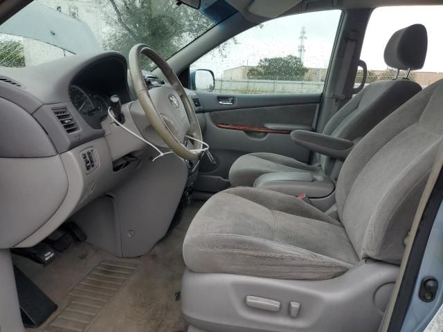 2004 Toyota Sienna XLE