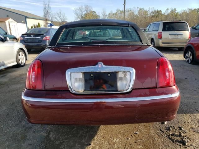 2000 Lincoln Town Car Executive