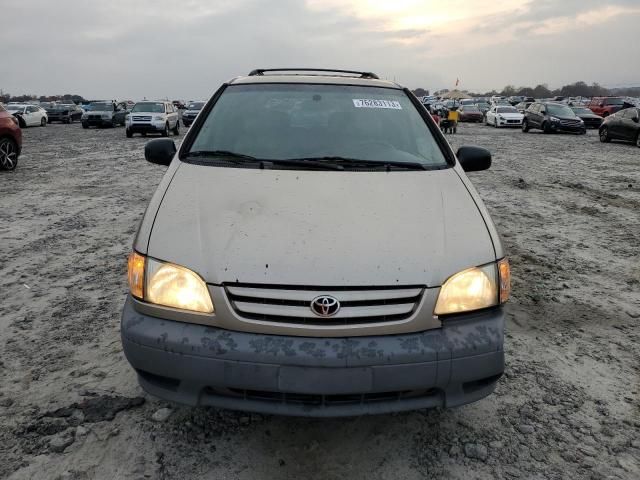 2001 Toyota Sienna LE