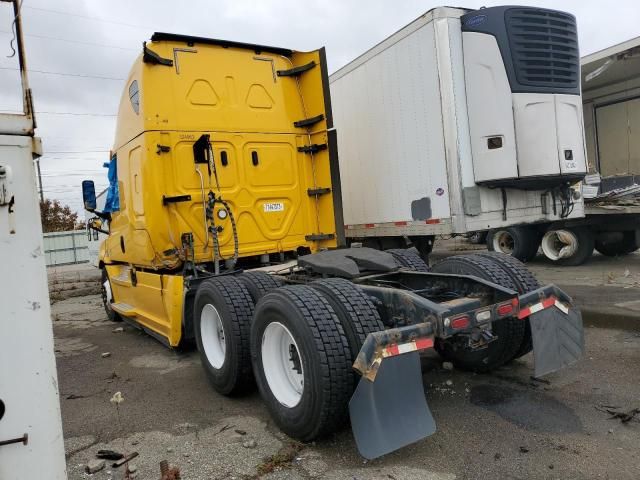 2019 Freightliner Cascadia 126