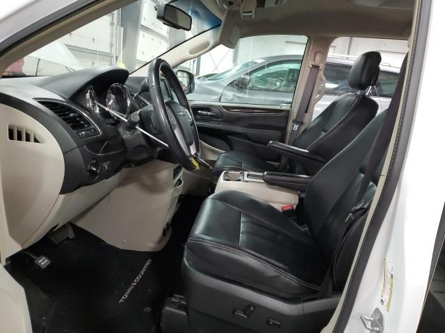 2015 Chrysler Town & Country Touring