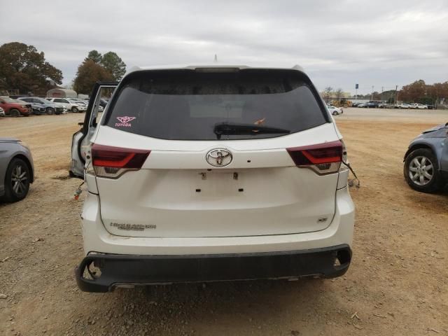 2019 Toyota Highlander SE