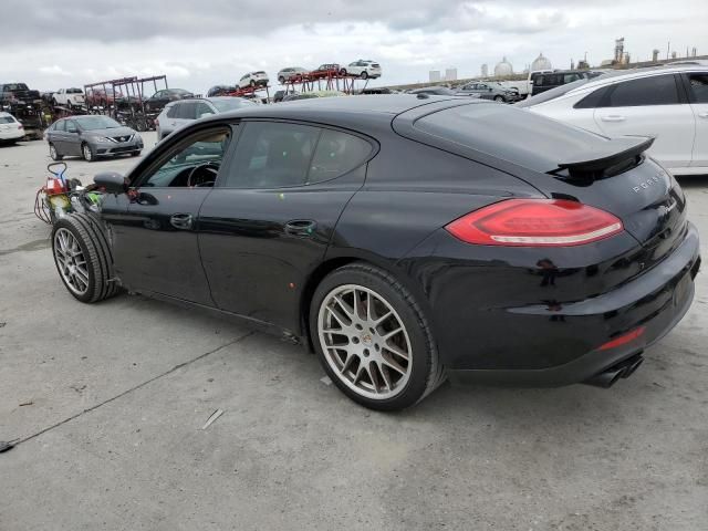 2016 Porsche Panamera 2