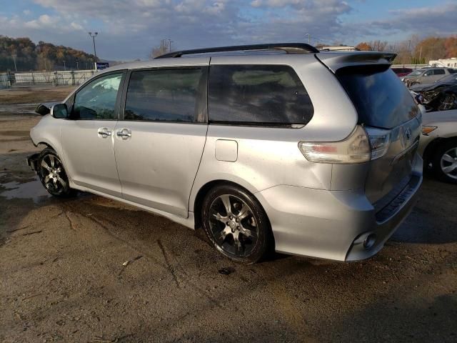 2015 Toyota Sienna Sport